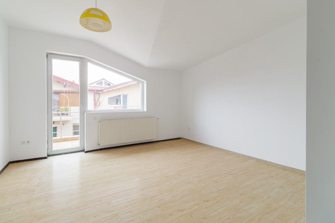 Duplex 4 camere  - drum privat