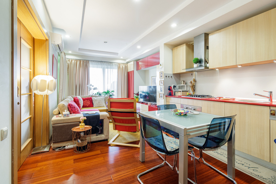 Apartament 3 camere -Cosmopolis Faza 1 cu parcare disponibila 