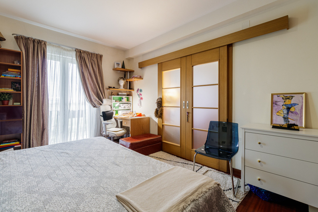 Apartament 3 camere -Cosmopolis Faza 1 cu parcare disponibila 