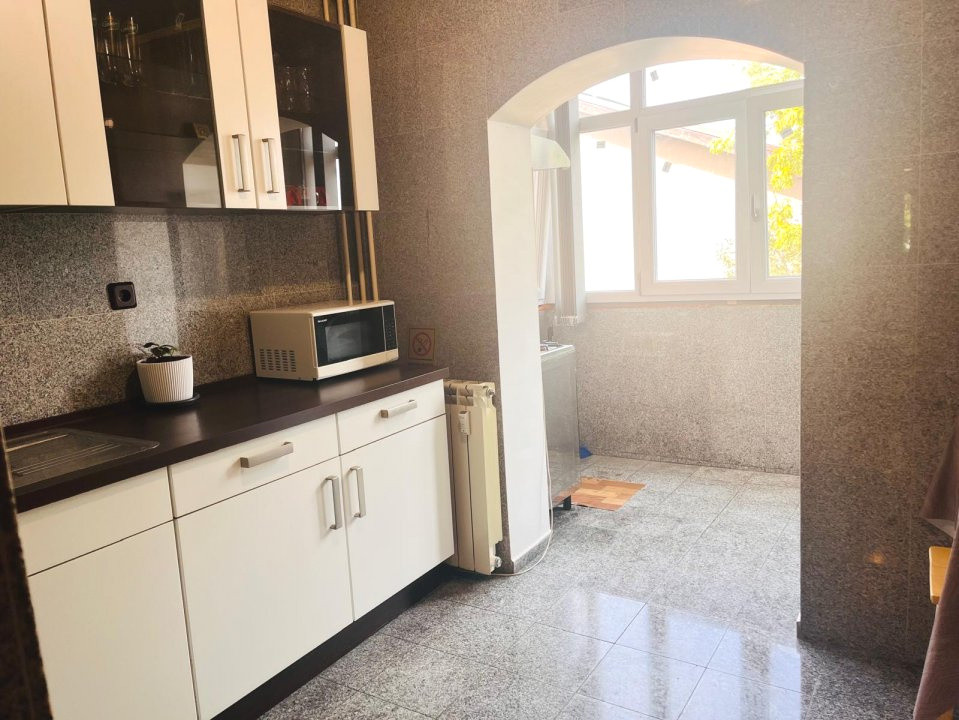 Apartament primitor 2 camere, etaj 1, George Enescu - zona Liceul Energetic