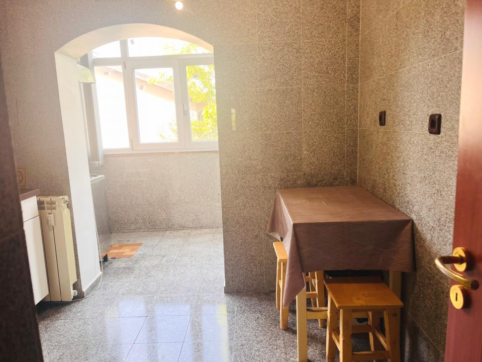 Apartament primitor 2 camere, etaj 1, George Enescu - zona Liceul Energetic