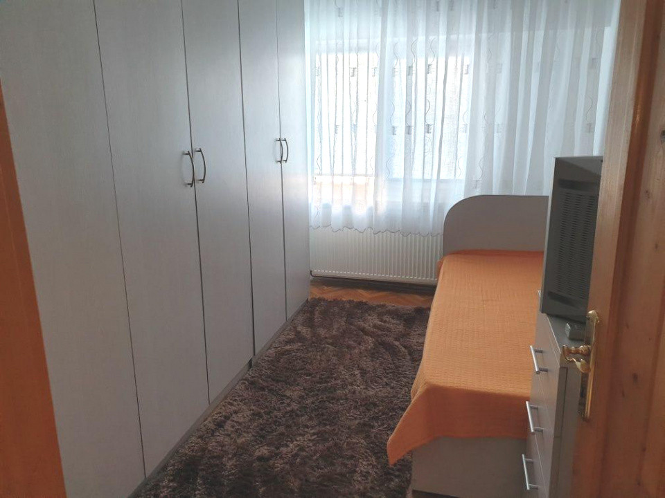 Apartament ultracentral, 3 camere, cu priveliste impresionanta, langa Mercur