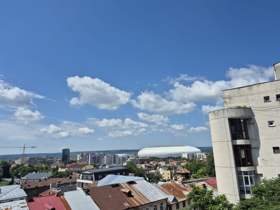 Apartament ultracentral, 3 camere, cu priveliste impresionanta, langa Mercur