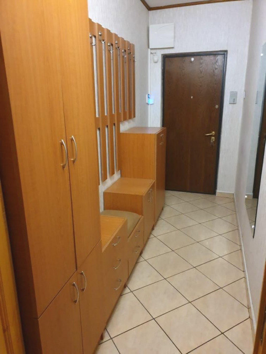 Apartament ultracentral, 3 camere, cu priveliste impresionanta, langa Mercur
