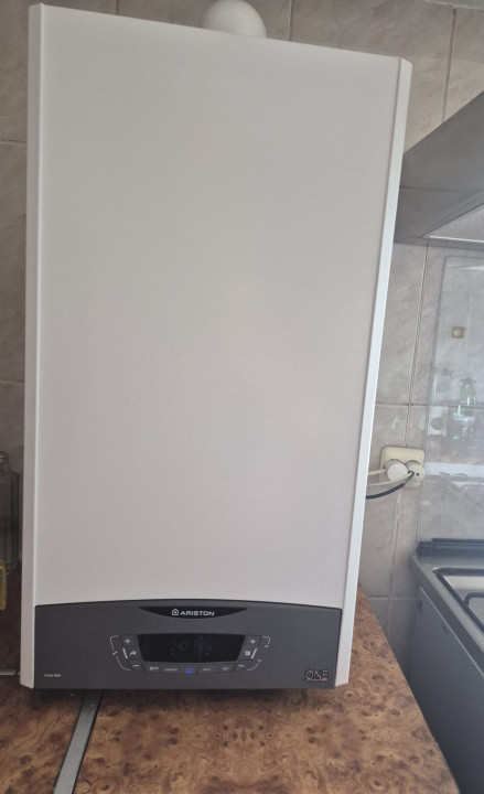 Apartament ultracentral, 3 camere, cu priveliste impresionanta, langa Mercur