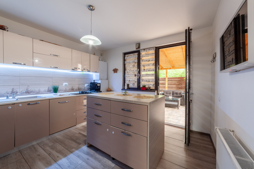 Casa cu 5 camere Stefanesti, Aleea Viilor, AG