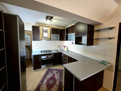 De Închiriat Apartament 4 camere Micro 16