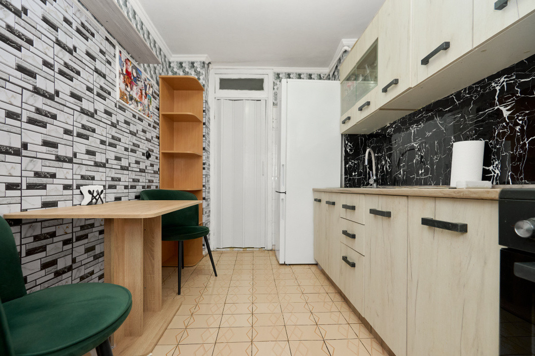 APARTAMENT 3 CAMERE -DECOMANDAT + LOC DE PARCARE - PITEȘTI