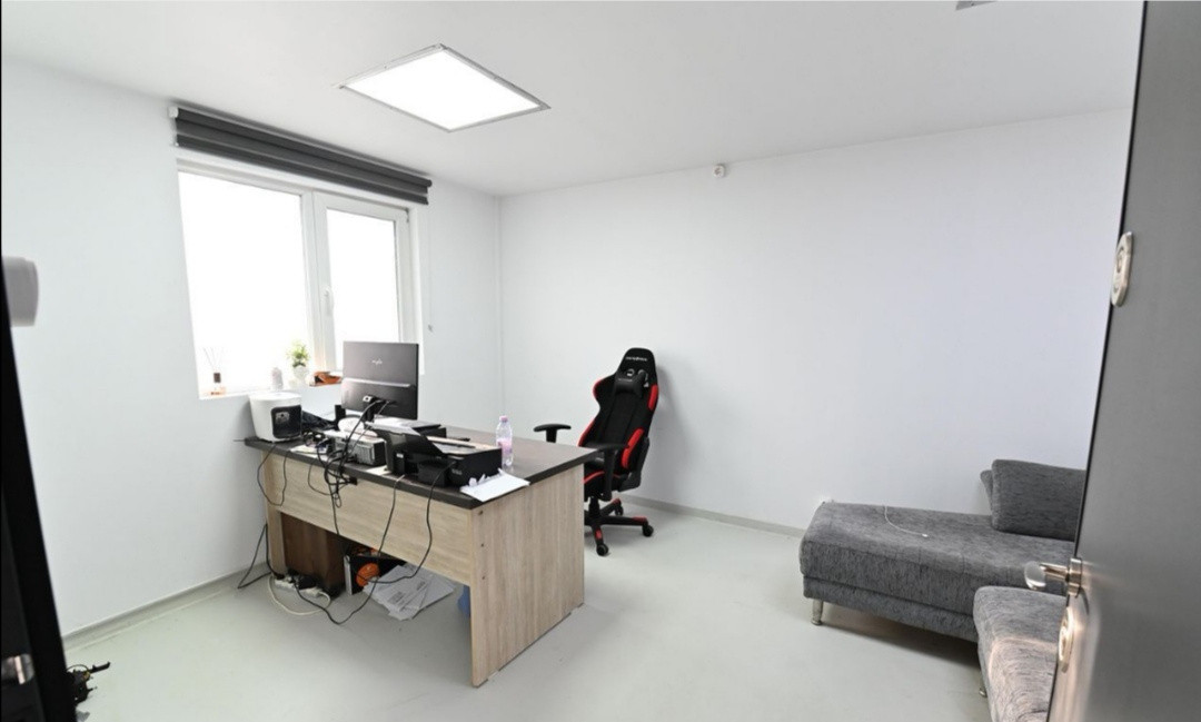 De vanzare proprietate Podari – 2 hale industriale + casa și spatiu recreativ