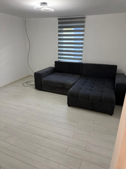 De vanzare proprietate Podari – 2 hale industriale + casa și spatiu recreativ