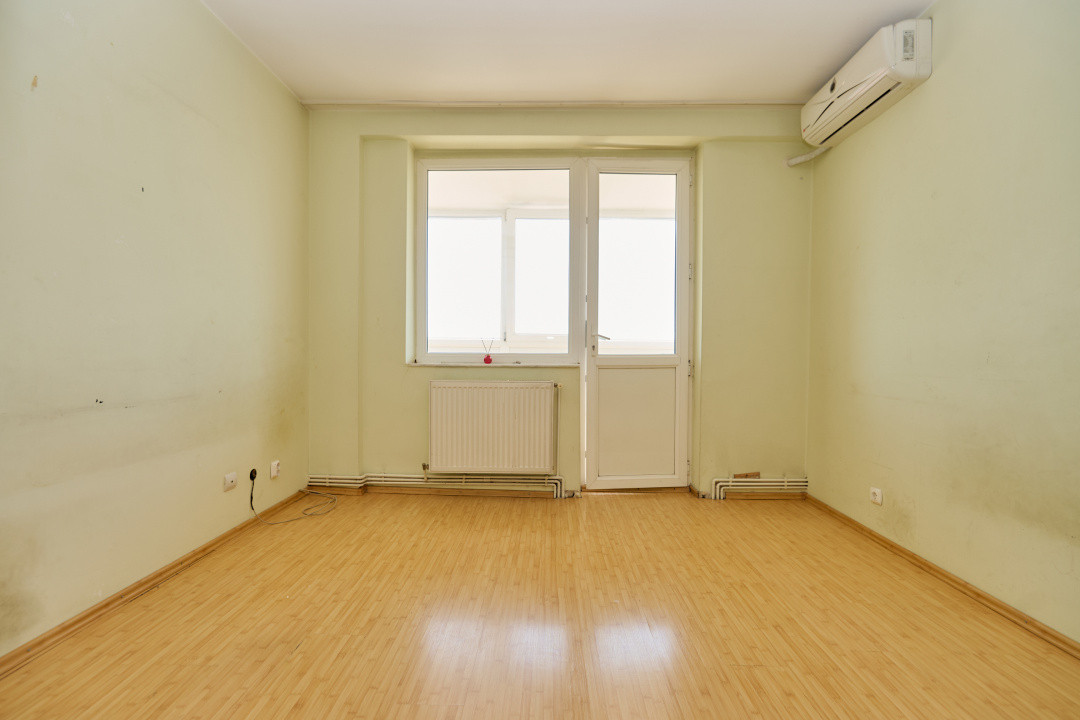  Apartament 4 Camere Semidecomandat | Craiovei | 3 Balcoane | Parcare