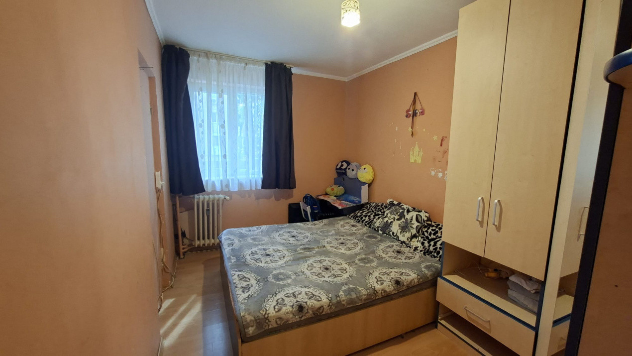 Apartament de 2 camere et.1 zona Piață Razboeni