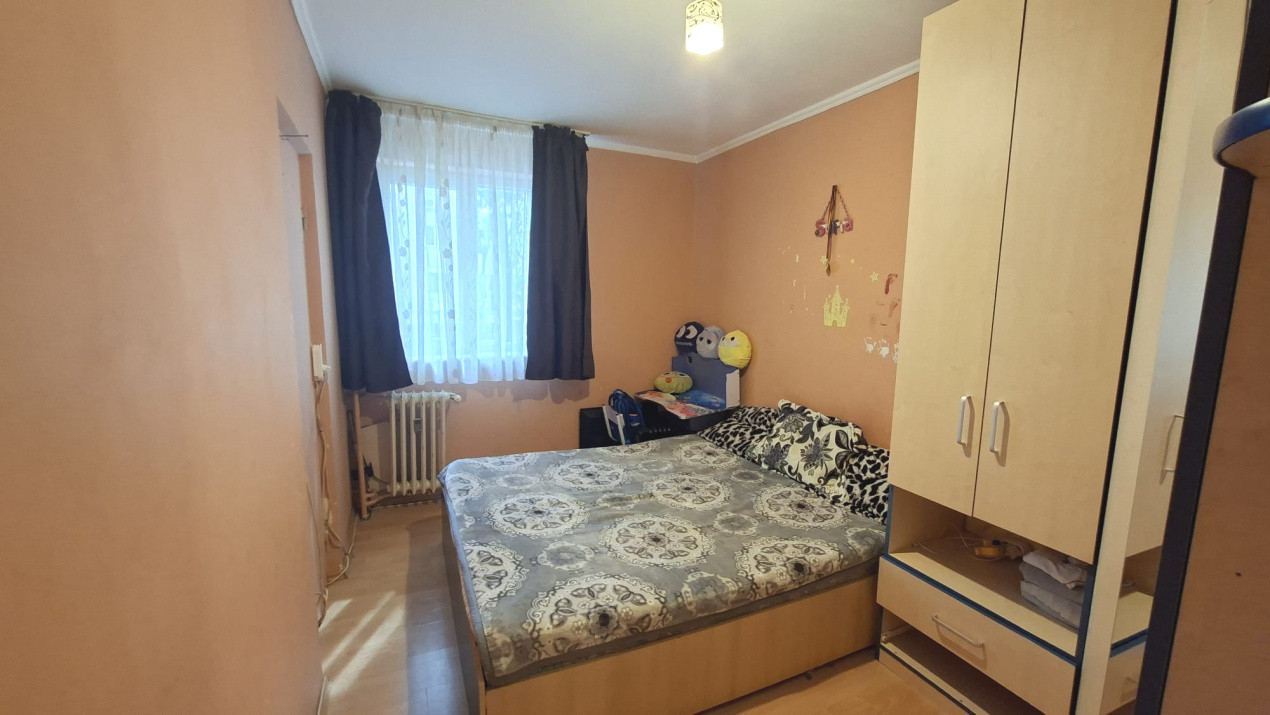 Apartament de 2 camere et.1 zona Piață Razboeni