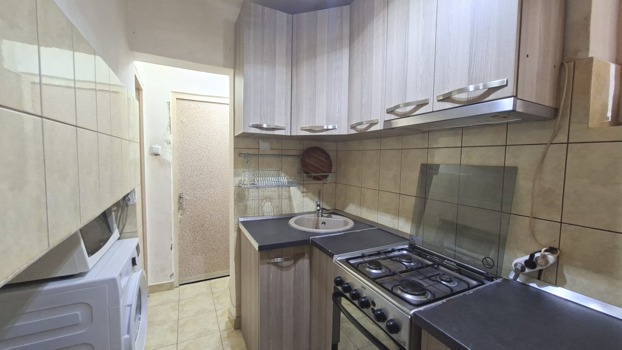 Apartament de 2 camere et.1 zona Piață Razboeni