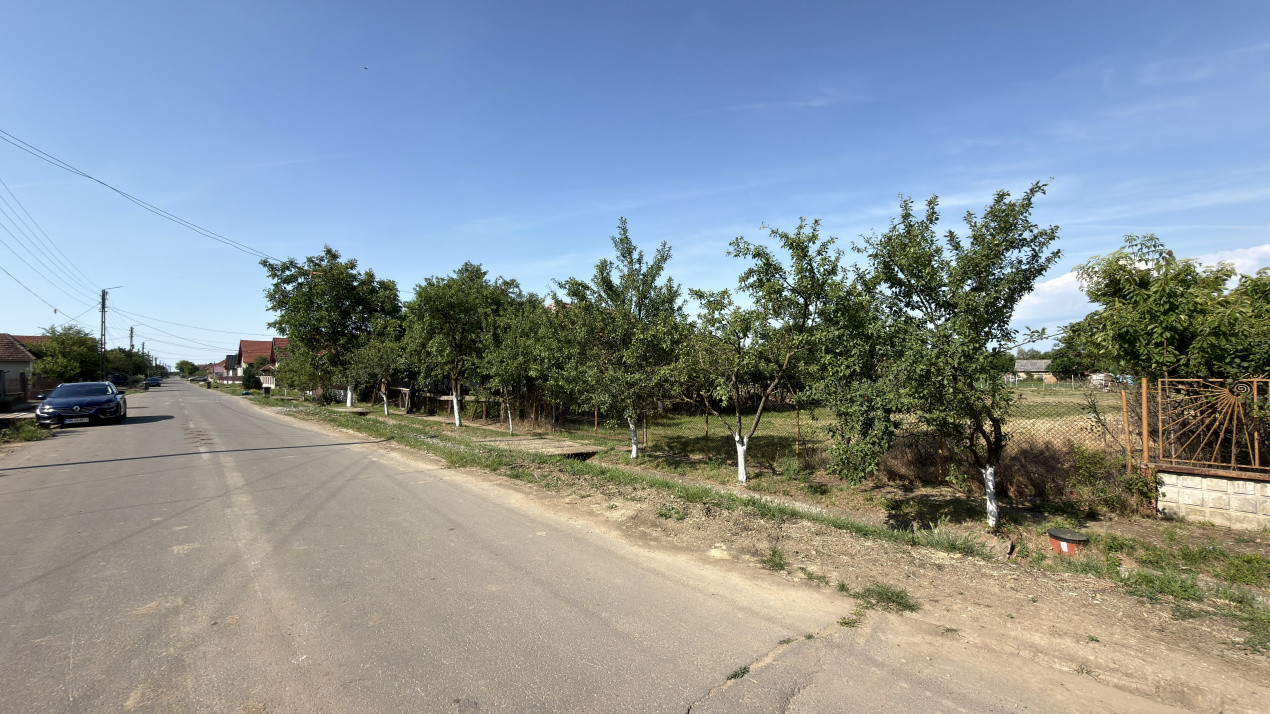  Teren Intravilan 1404 mp, Front 17 m Loc. Lucăceni SM -Str. Horea- Comision 0% 
