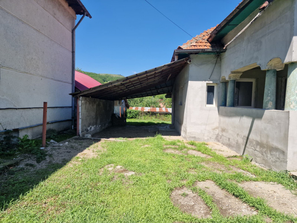 Casă cărămidă 4 camere + anexe - Călinești - Vrănești, Argeș