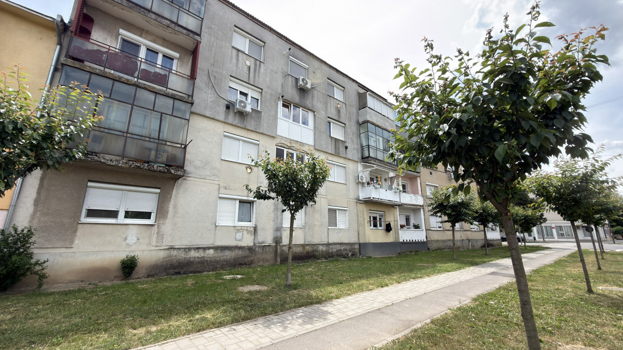 Apartament 2 camere Republicii Etaj I - Carei - Comision 0% cumpărător