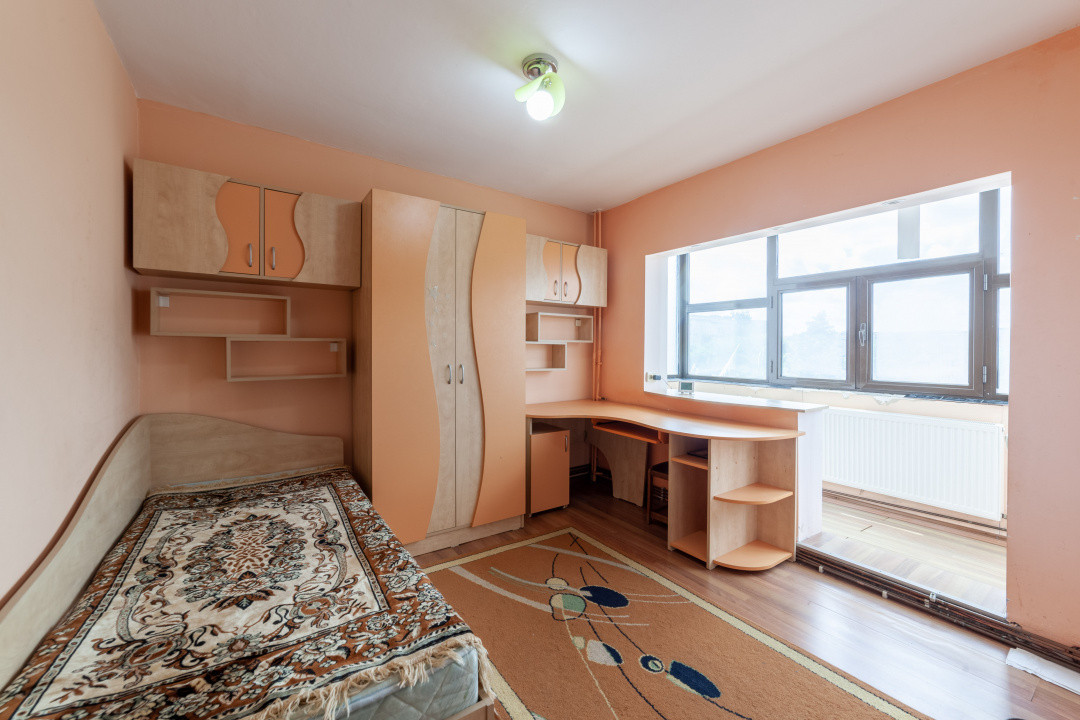 APARTAMENT DECOMANDAT - TRIVALE - ETAJ INTERMEDIAR