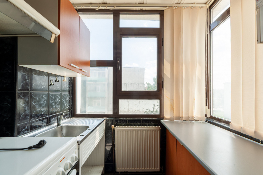 APARTAMENT DECOMANDAT - TRIVALE - ETAJ INTERMEDIAR