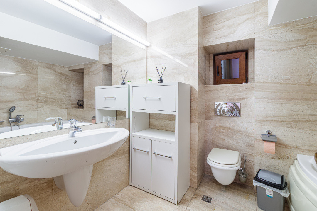 Apartament 6 camere, Pta Alba Iulia - de inchiriat