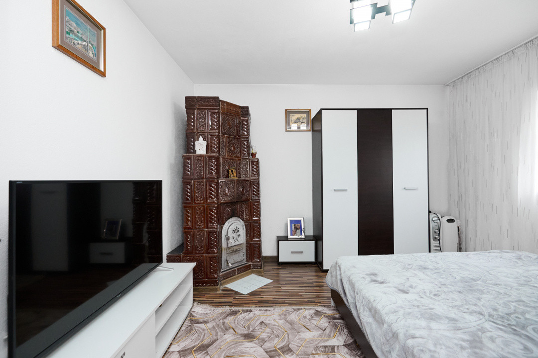 Casa  + anexa în Com.  Petresti, Sat Gherghesti - Dambovița
