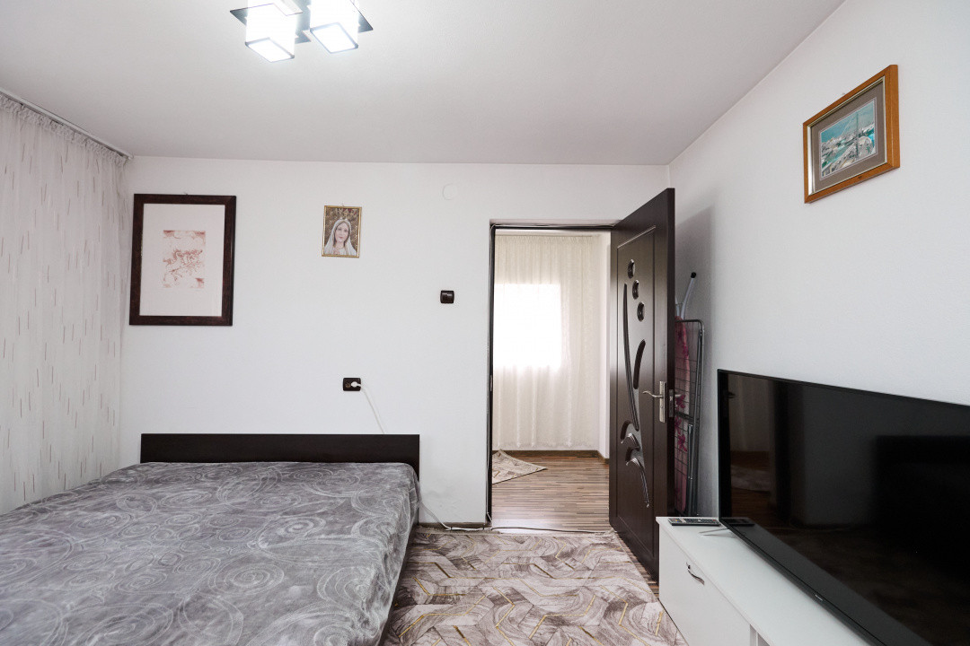 Casa  + anexa în Com.  Petresti, Sat Gherghesti - Dambovița