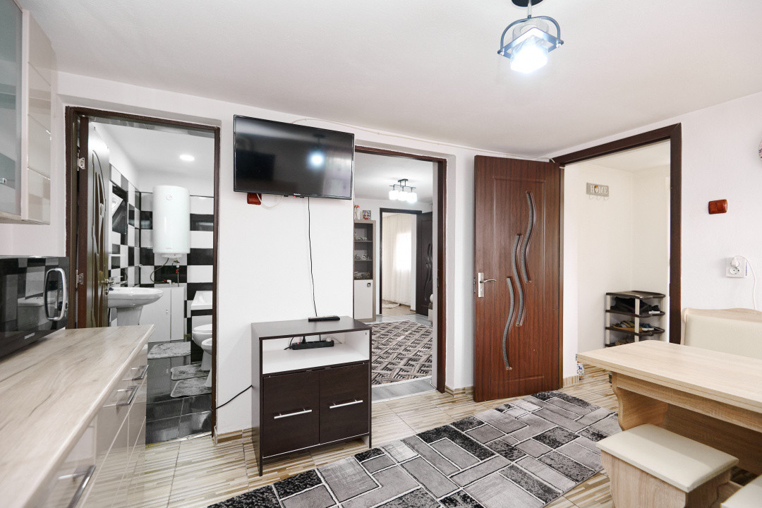 Casa  + anexa în Com.  Petresti, Sat Gherghesti - Dambovița