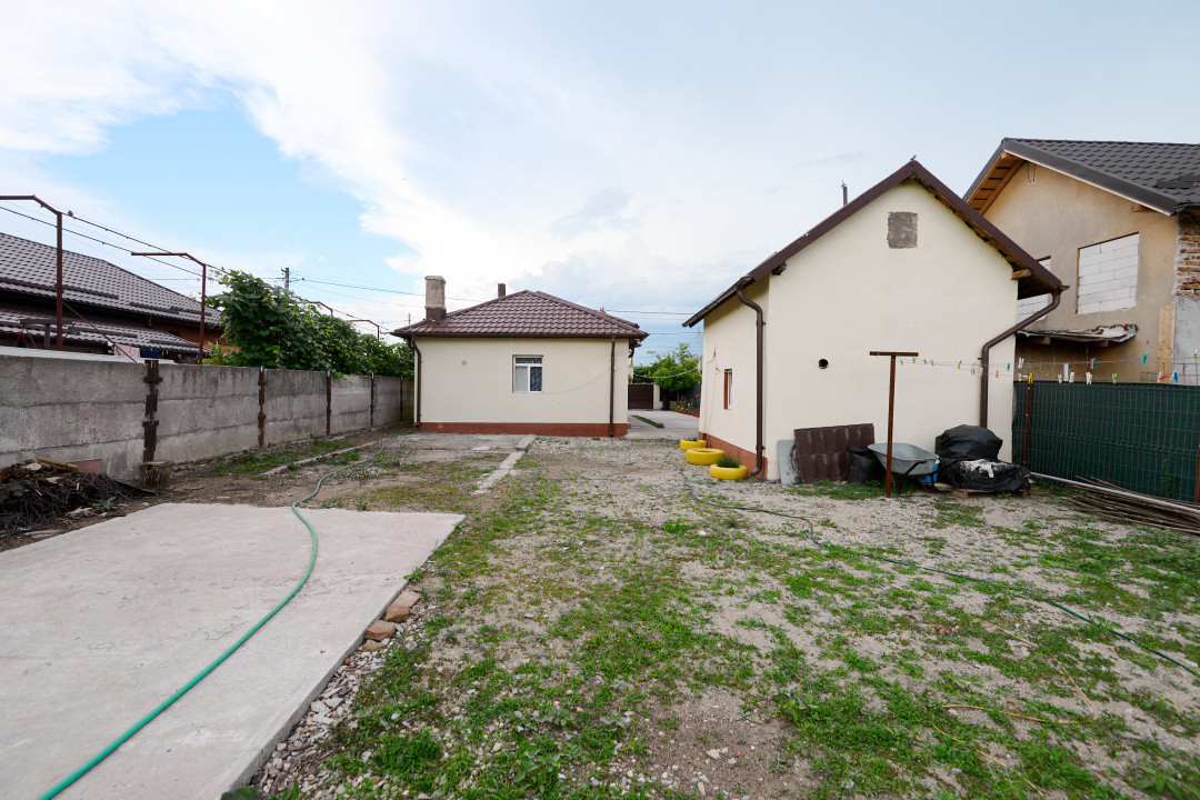 Casa  + anexa în Com.  Petresti, Sat Gherghesti - Dambovița