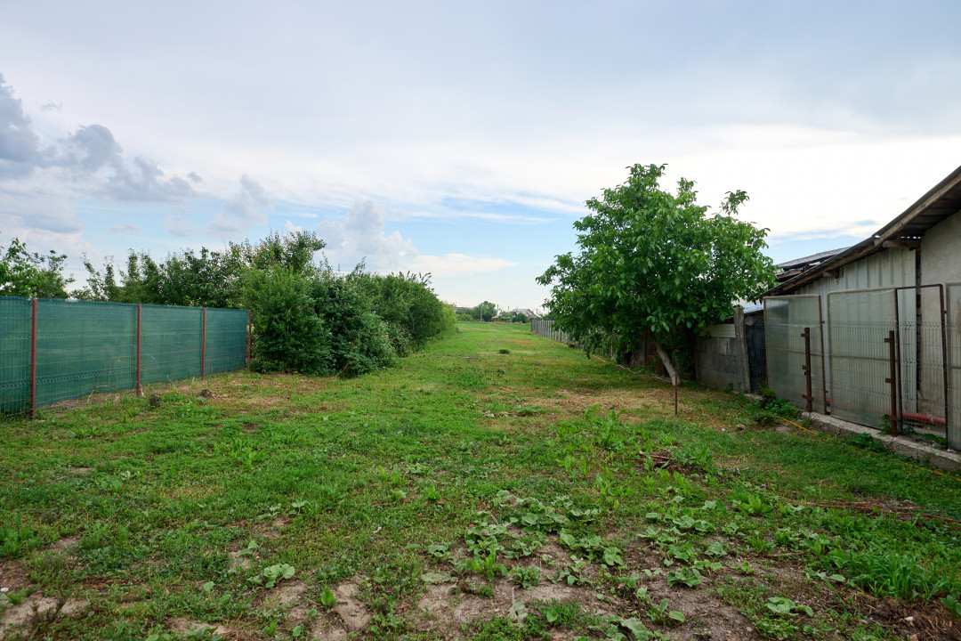 Casa  + anexa în Com.  Petresti, Sat Gherghesti - Dambovița