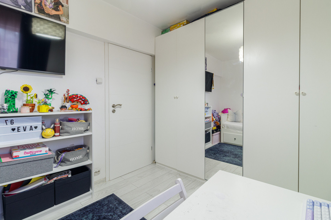 2 camere, mobilat, renovat cu boxă si loc de parcare, et 4/10