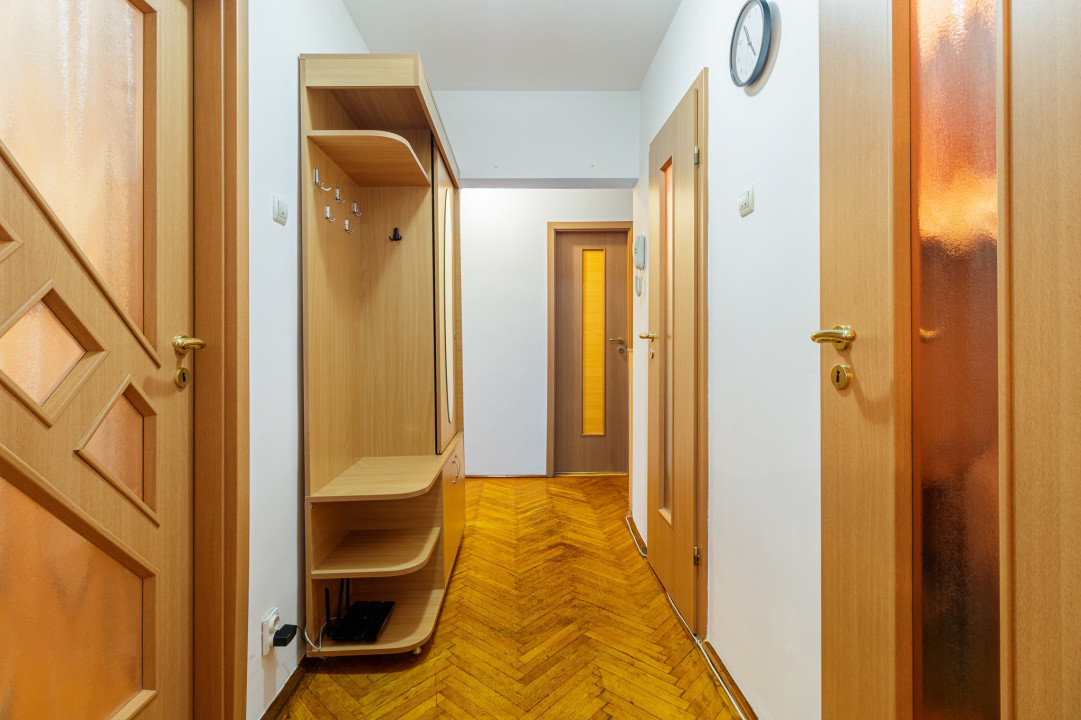2 camere etaj 2 din 10 metrou gorjului
