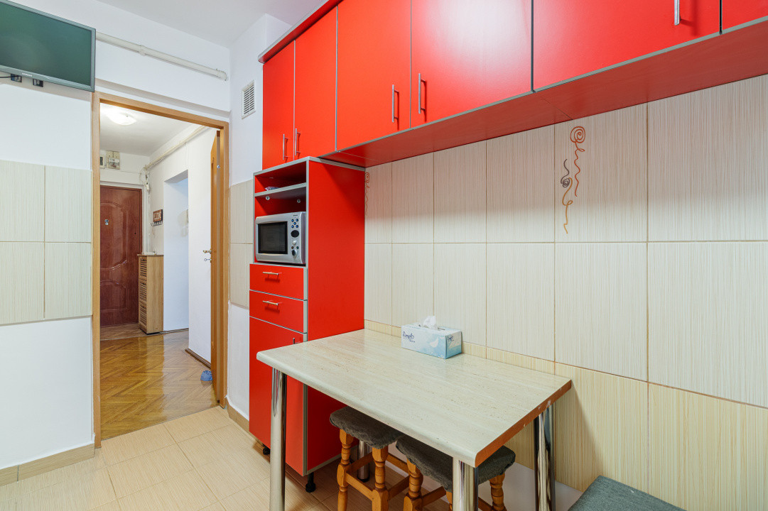 2 camere etaj 2 din 10 metrou gorjului