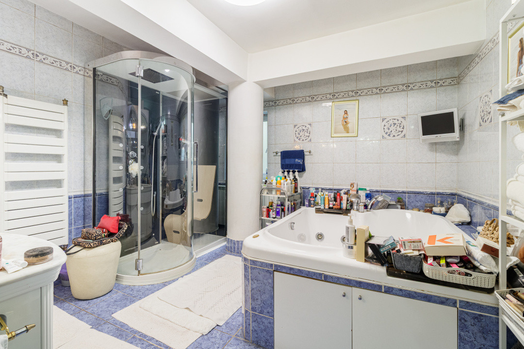 Resedinta premium - Piscina | Teren de tenis | Teren 4000 mp