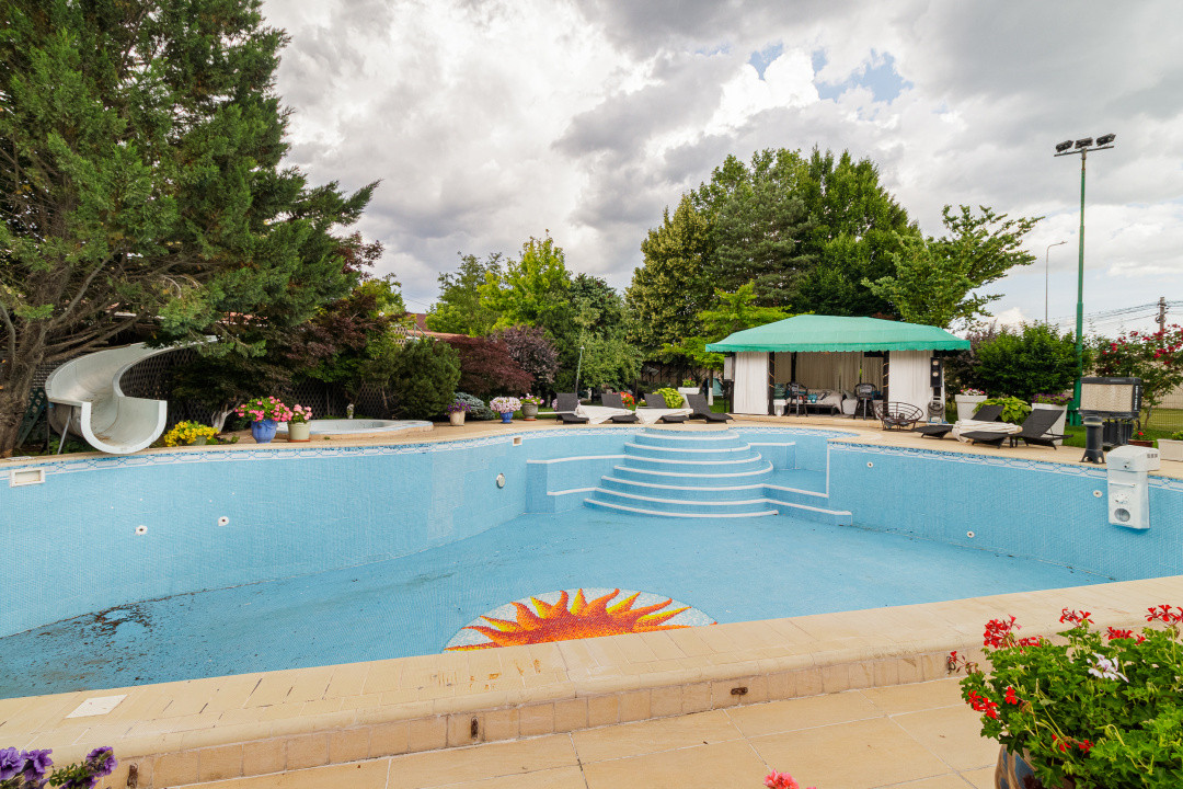 Resedinta premium - Piscina | Teren de tenis | Teren 4000 mp