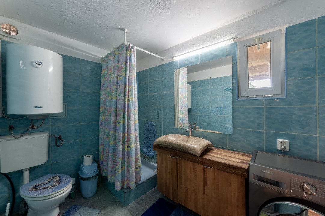 Casa vintage in Com. Uliești, Dambovița  cu  livadă generoasă și anexă