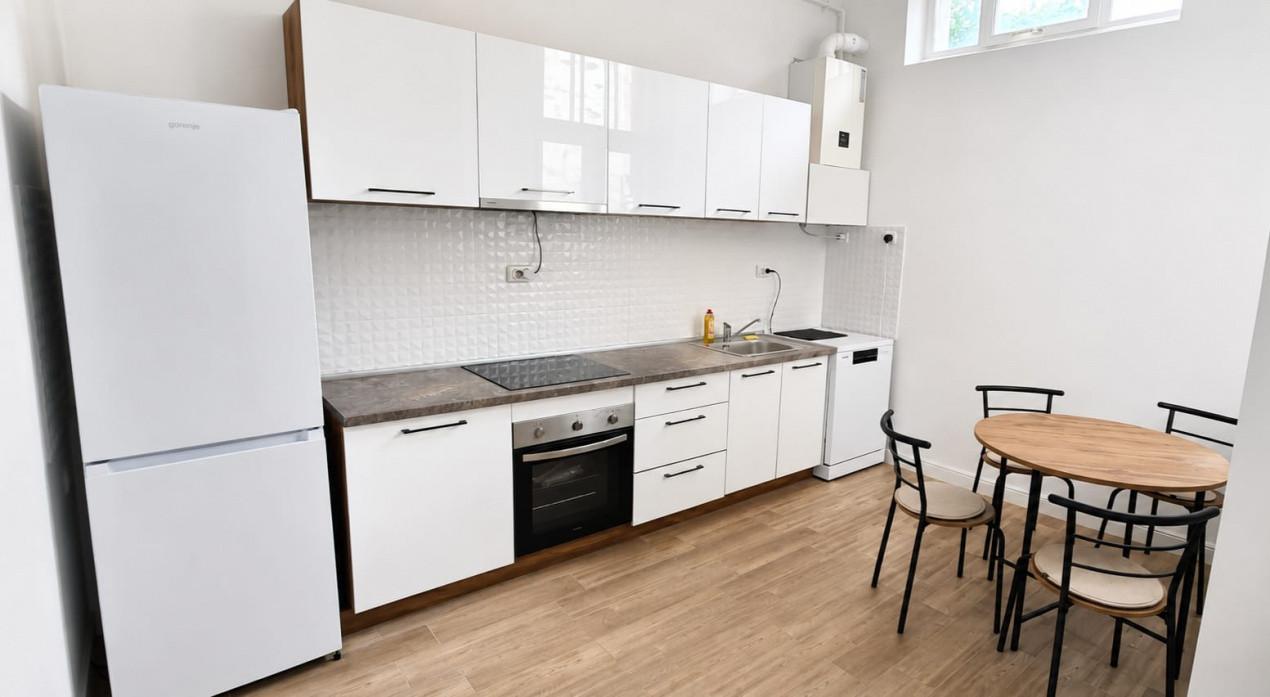 De Închiriat Apartament 2 Camere Central