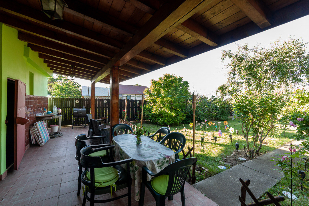 Casa vintage în com. Uliesti, jud. Dâmbovița cu livadă generoasă și anexă