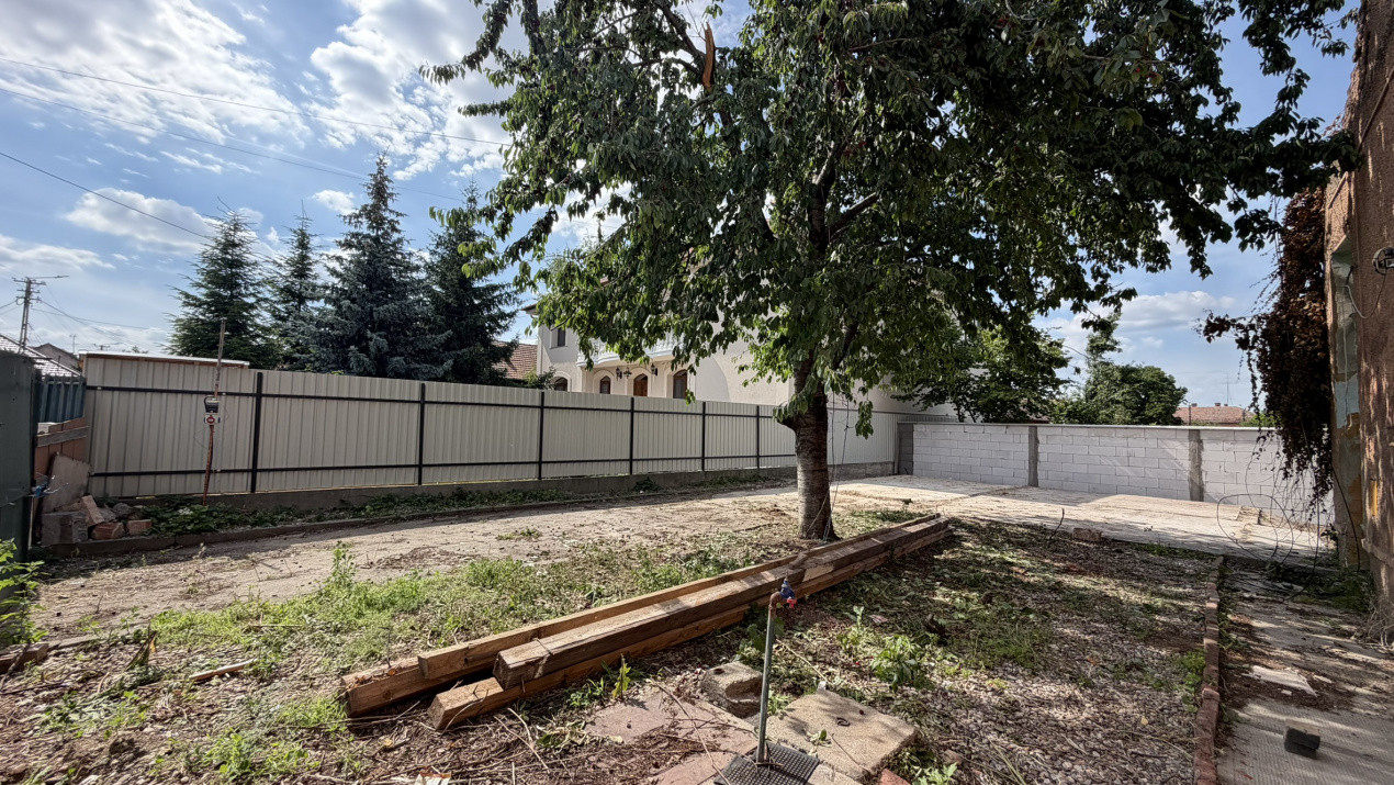 Casă de renovat cu teren 557 mp, central Str. Gh. Barițiu - Carei