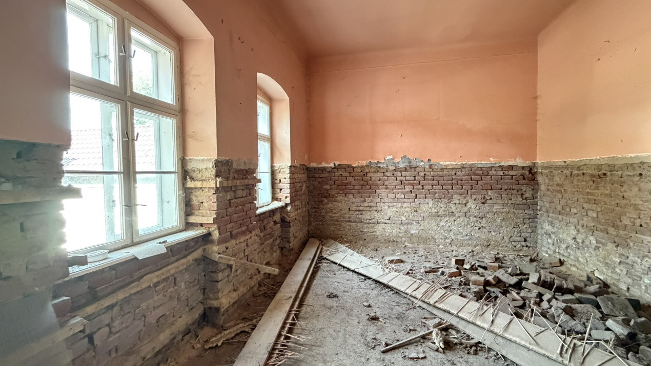 Casă de renovat cu teren 557 mp, central Str. Gh. Barițiu - Carei