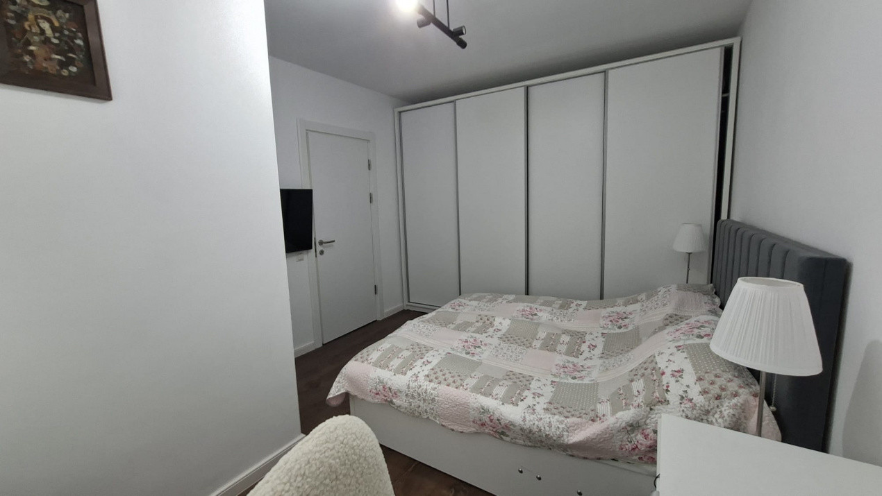 Studio modern bloc nou cu gradina proprie si loc de parcare