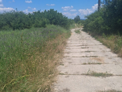 Teren extravilan 2.500 mp | Str. Ana Ipătescu, Târgu Jiu 