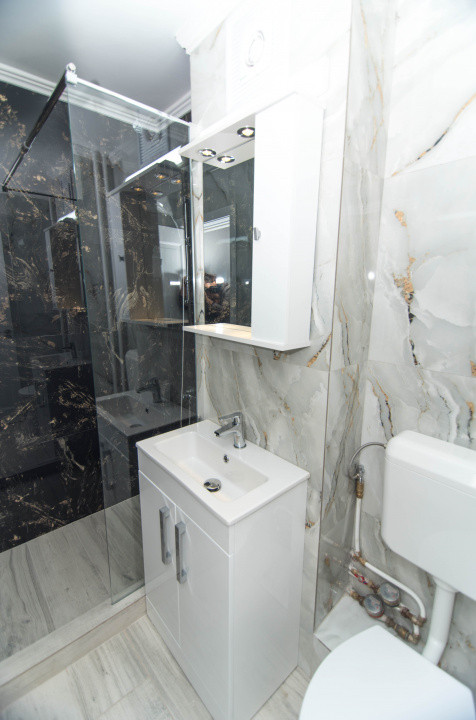 Garsoniera RENOVATA, etaj 1, Gavana-Pitesti