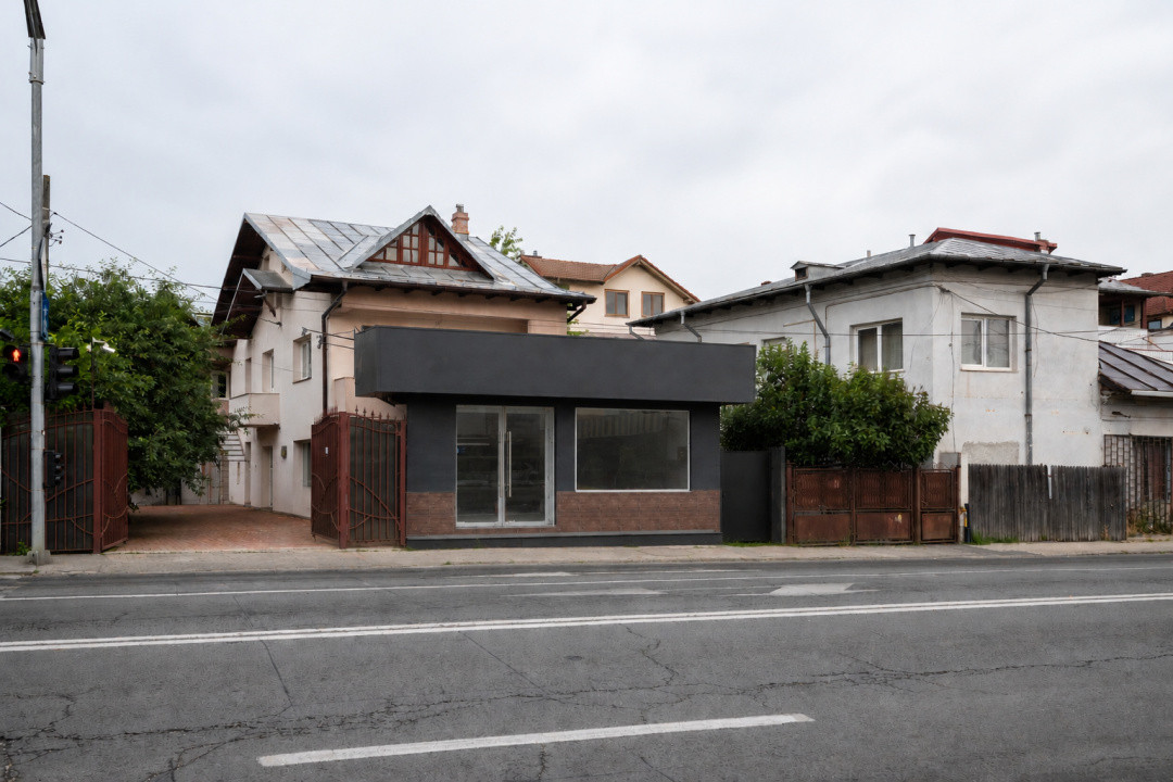 Spatiu Comercial Stradal -zona Teilor -De închiriat-Pitesti