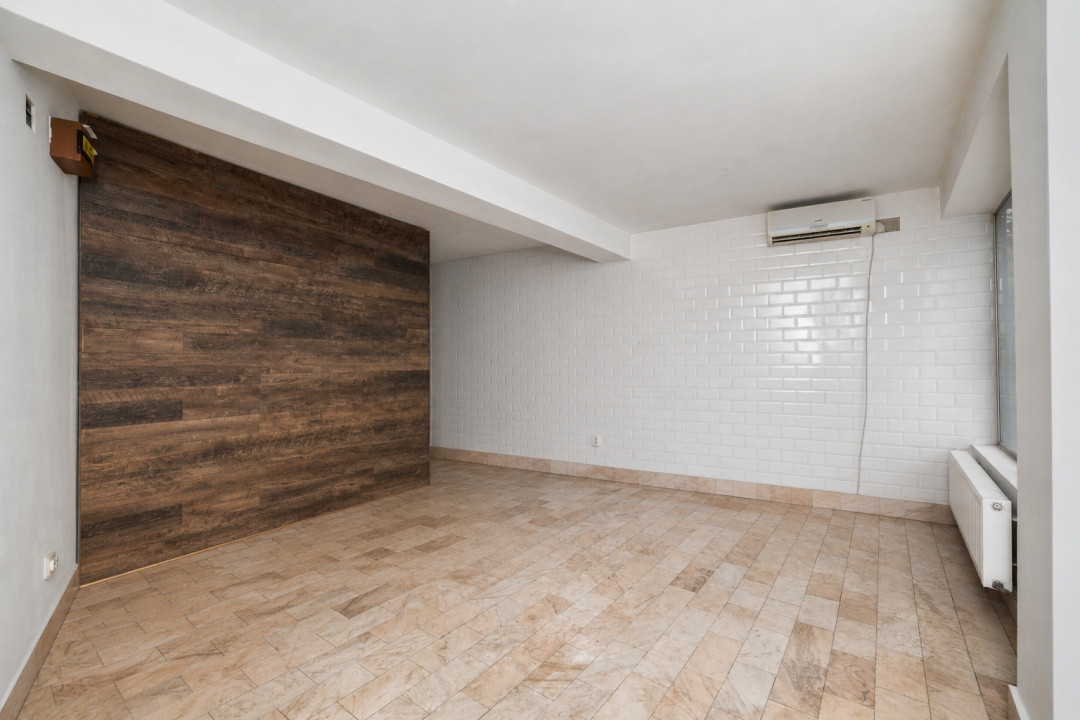 Spatiu Comercial Stradal -zona Teilor -De închiriat-Pitesti