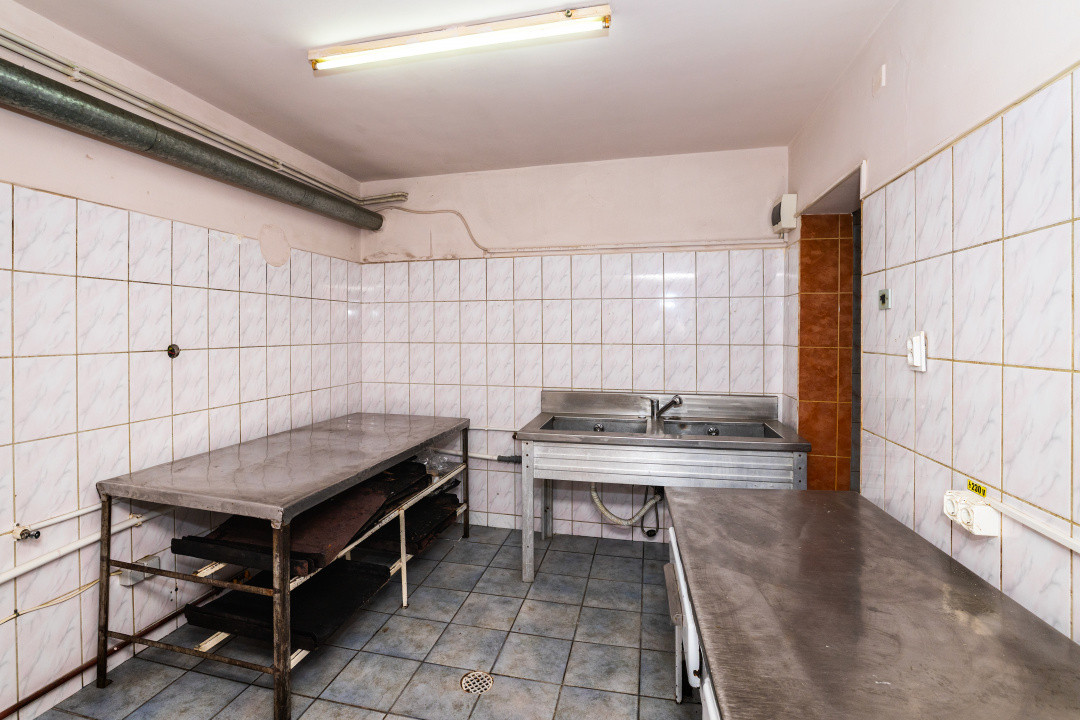 Spatiu Comercial Stradal -zona Teilor -De închiriat-Pitesti