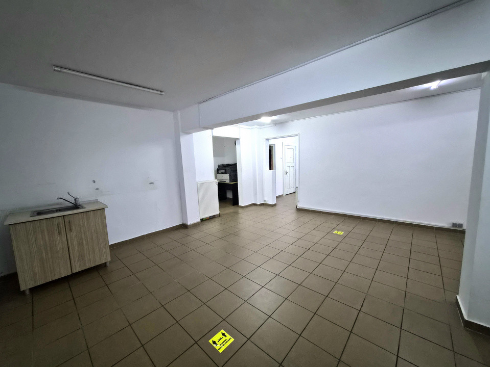 Spațiu comercial de închiriat- lângă spitalul Municipal Curtea de Argeș