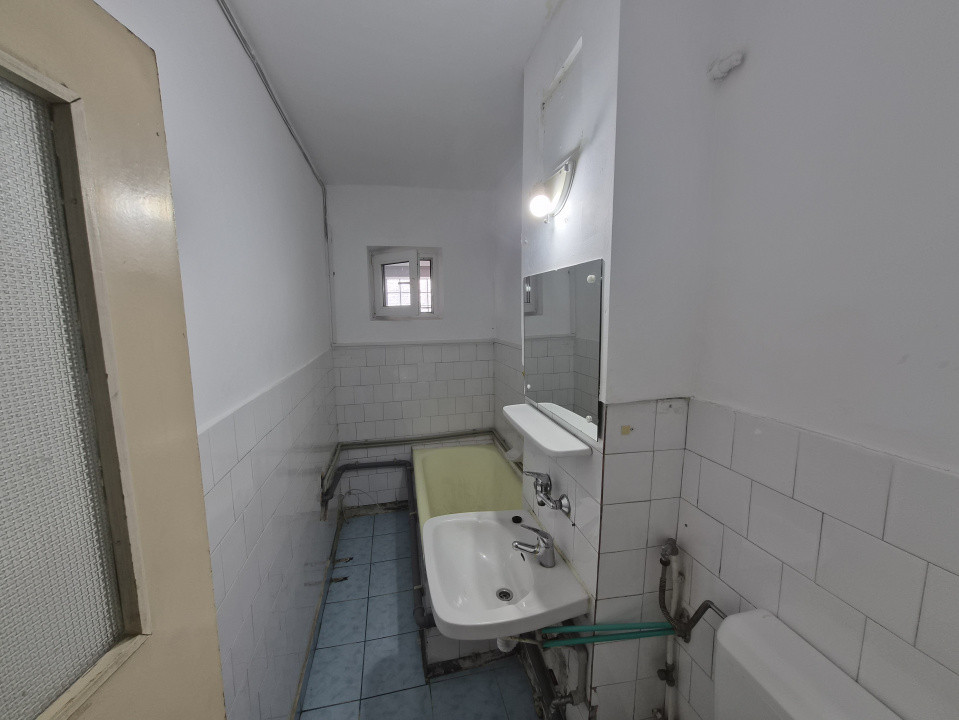 Spațiu comercial de închiriat- lângă spitalul Municipal Curtea de Argeș