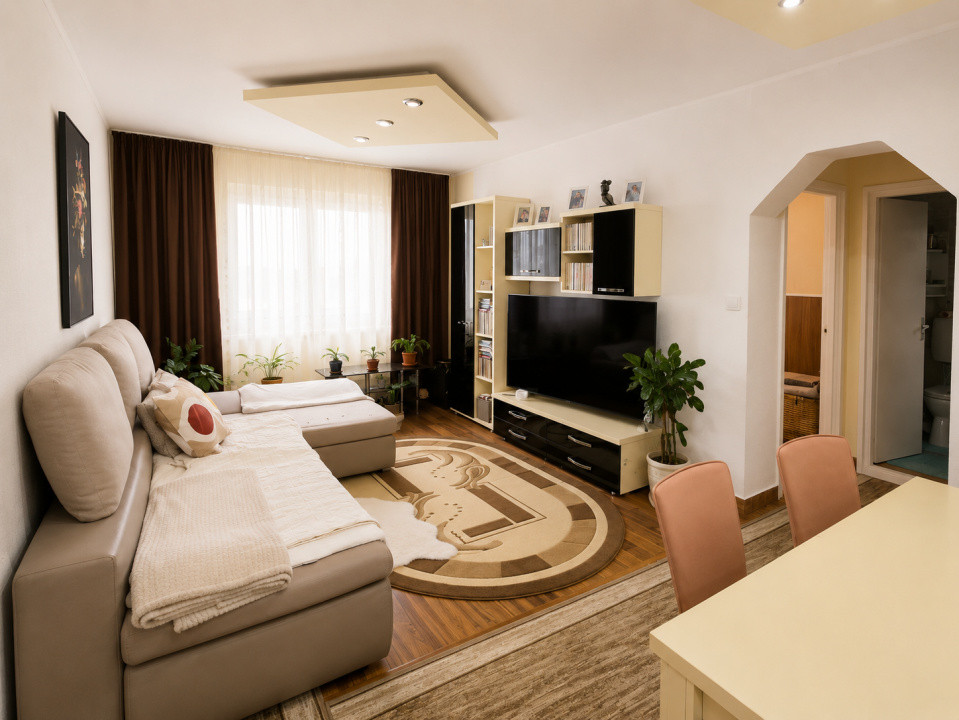 De vânzare apartament 3 camere Arinului