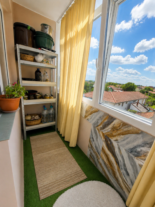 De vânzare apartament 3 camere Arinului