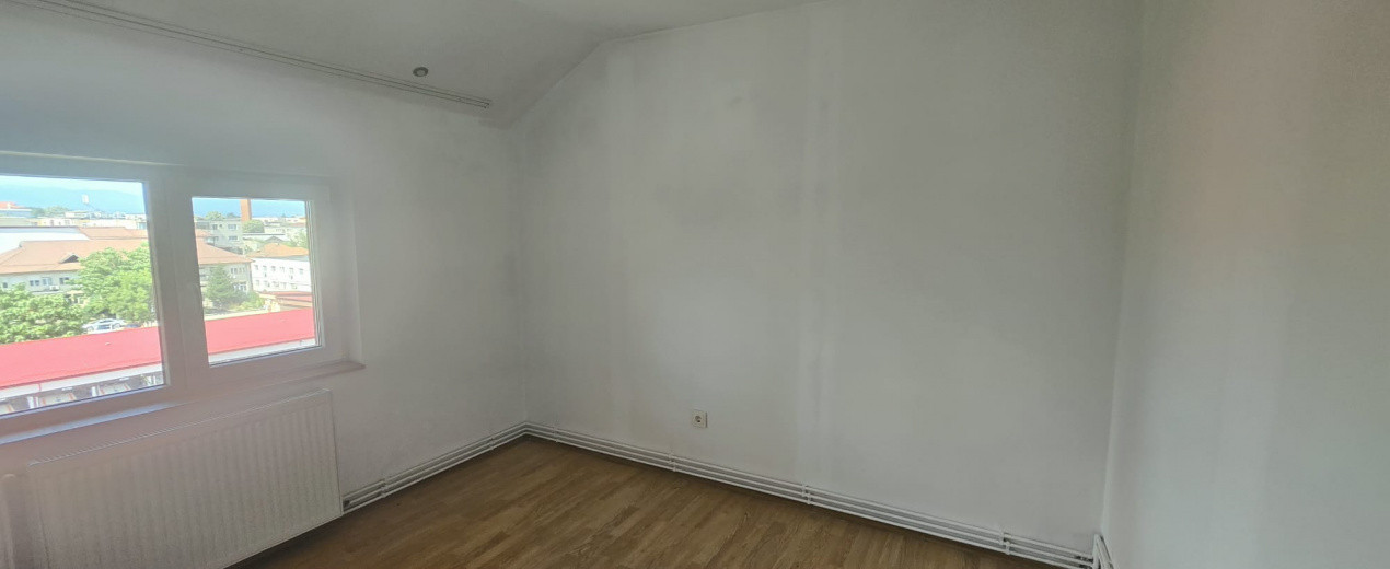 De vânzare apartament 2 camere decomandat | Zona 8 Mai